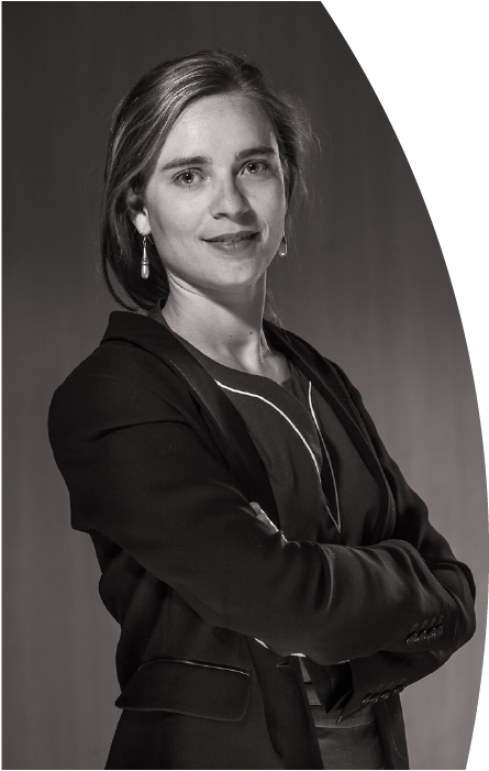 Esther Prouzet n&b portrait de l'avocate Esther Prouzet en noir et blanc